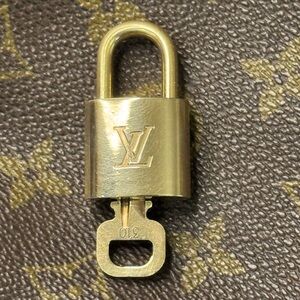 LOUIS VUITTON #310 LOCK & KEY 🔐